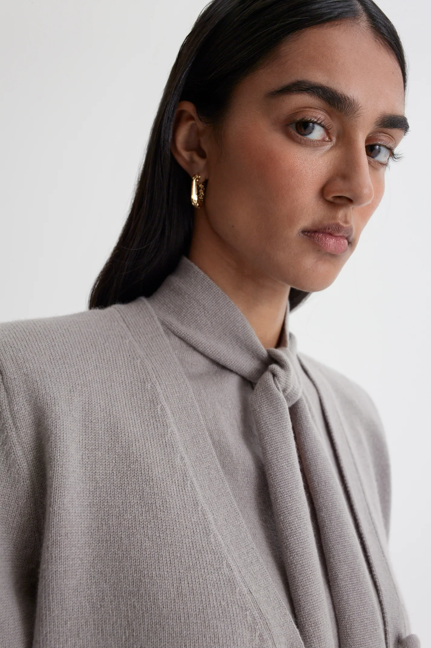 CASHMERE V NECK CARDIGAN - Image 7