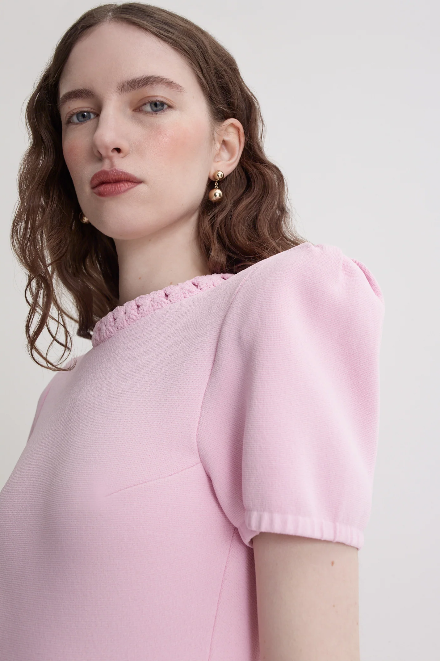CREPE KNIT GATHER SLEEVE DRESS - Image 8