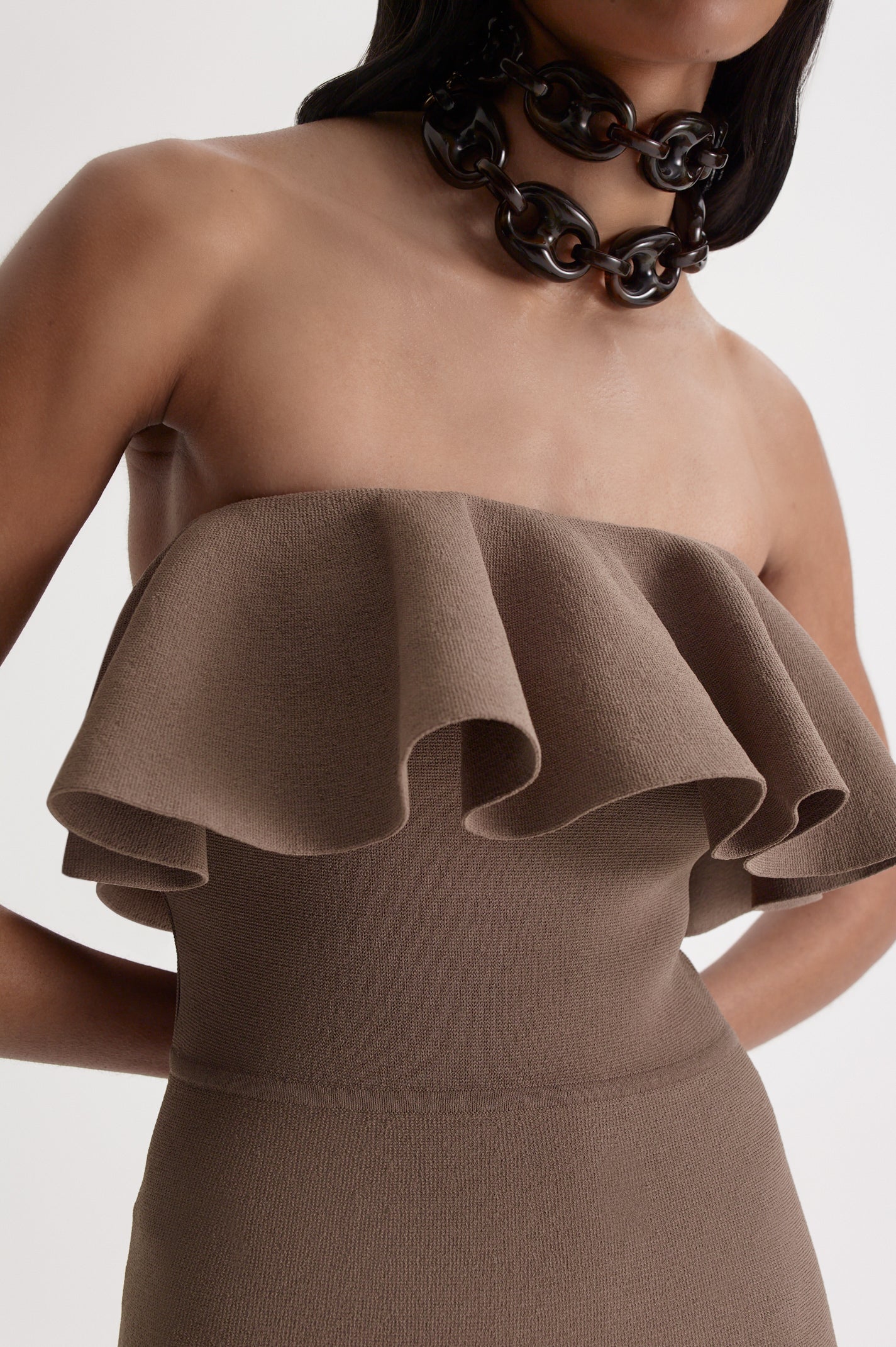 CREPE KNIT RUFFLE STRAPLESS DRESS - Image 8
