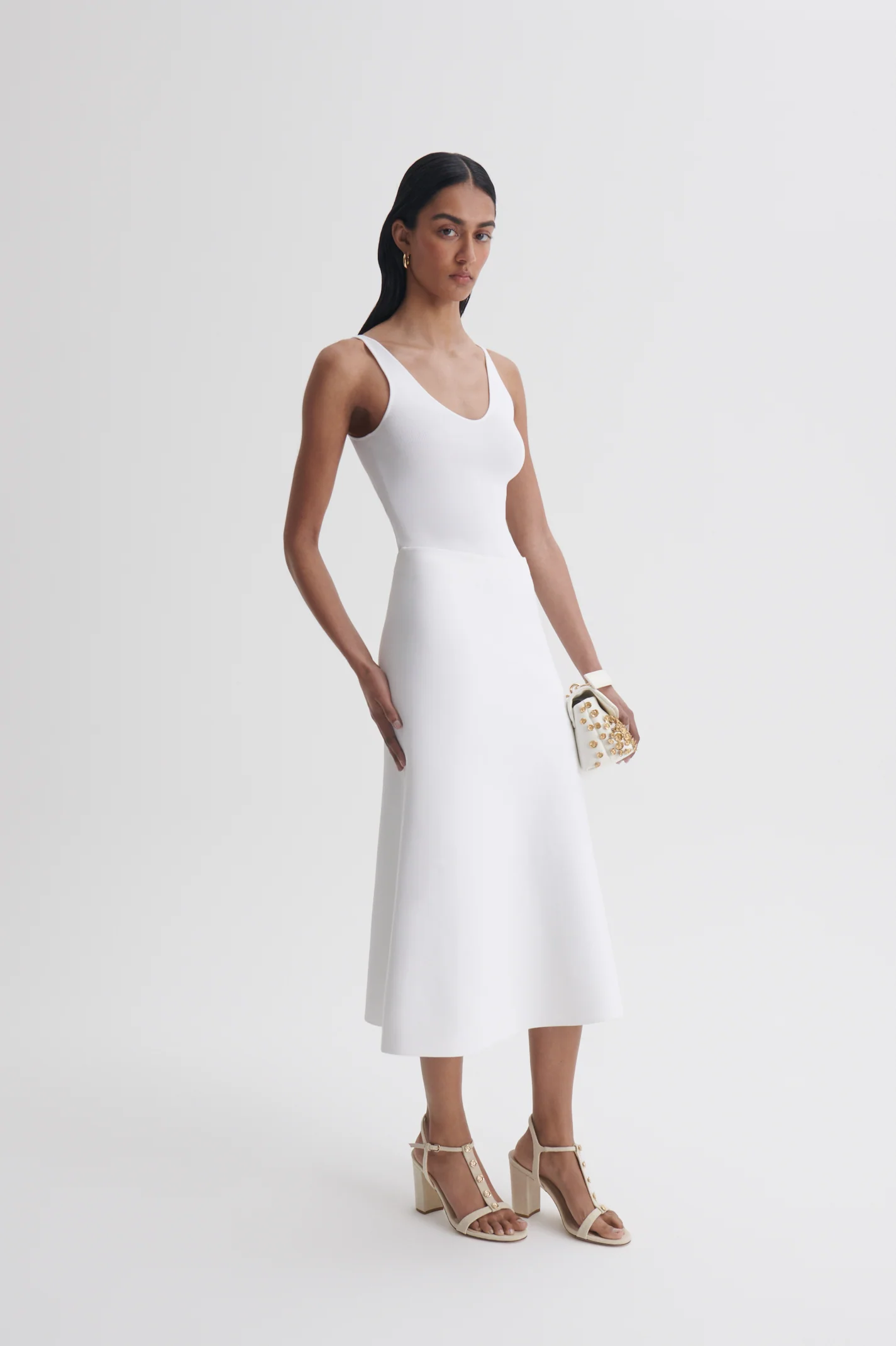 CREPE KNIT V NECK SINGLET - Image 4