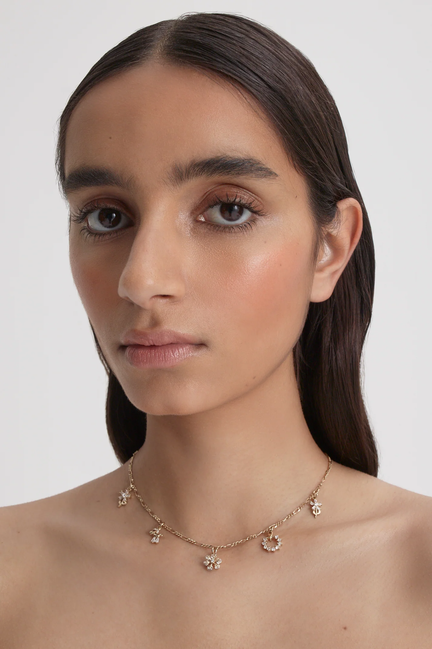 CRYSTAL CHARMS CHOKER - Image 3
