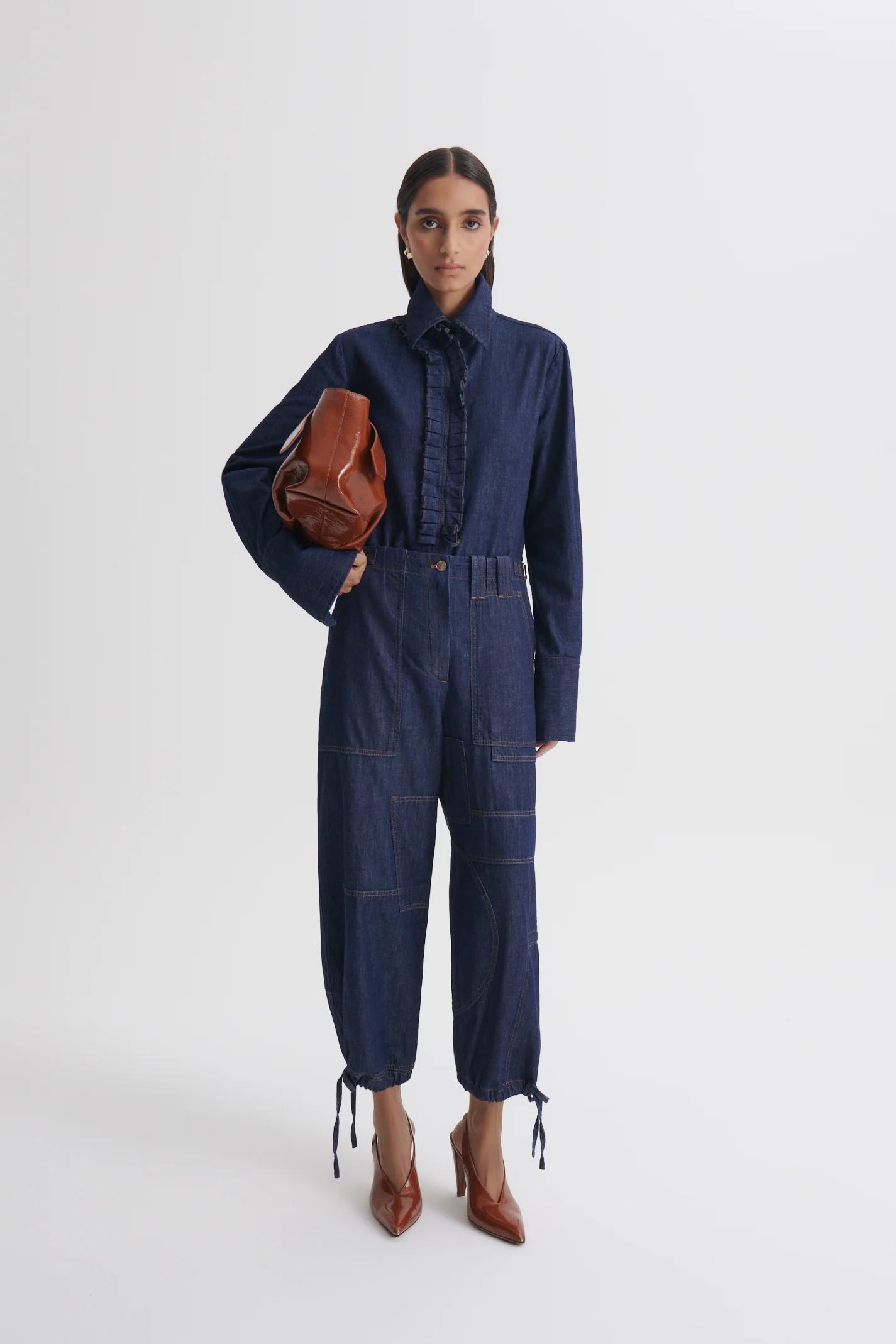 DENIM CROPPED CARGO JEAN - Image 4