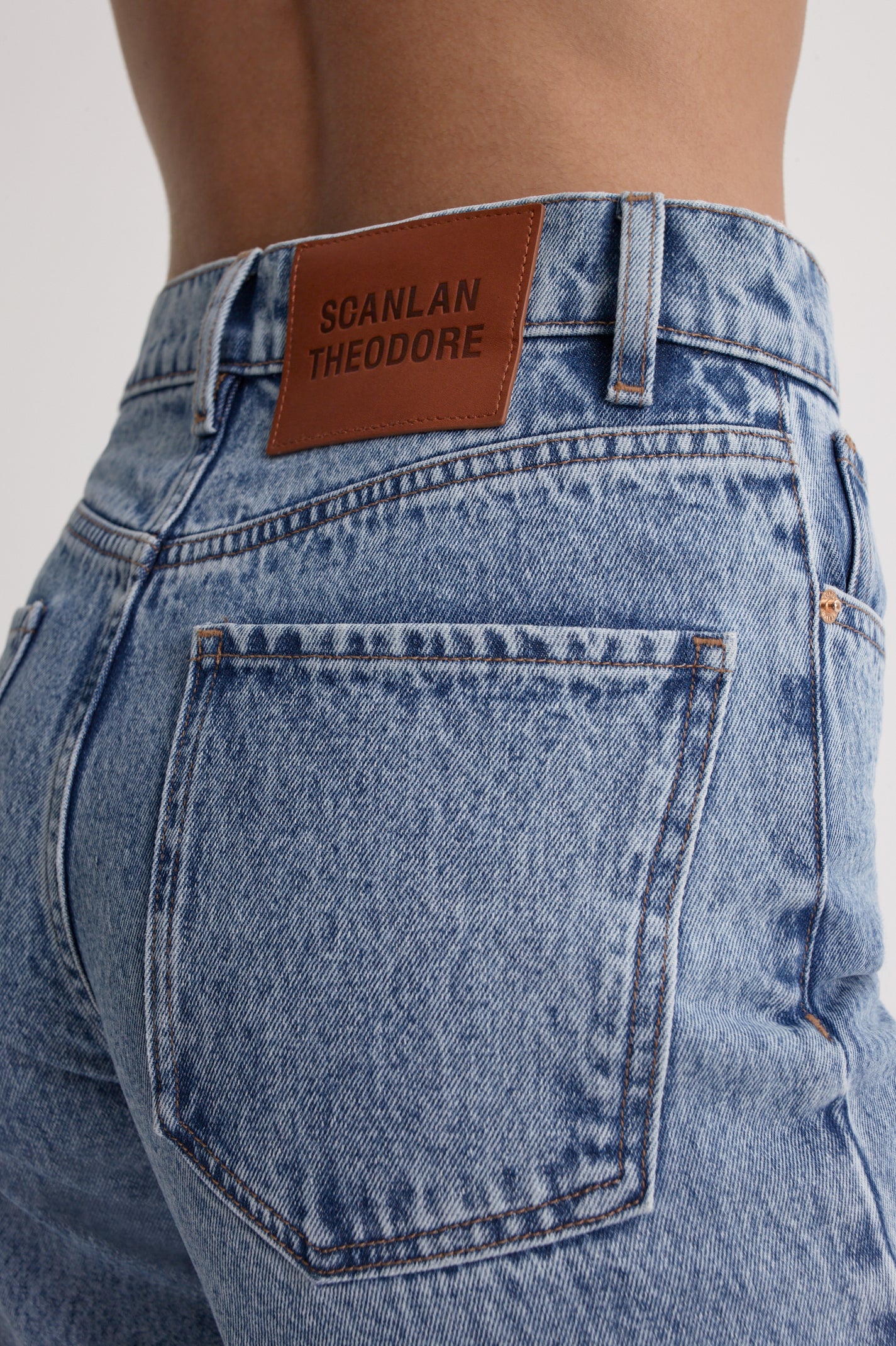 DENIM CROPPED FRAYED HEM JEAN - Image 7