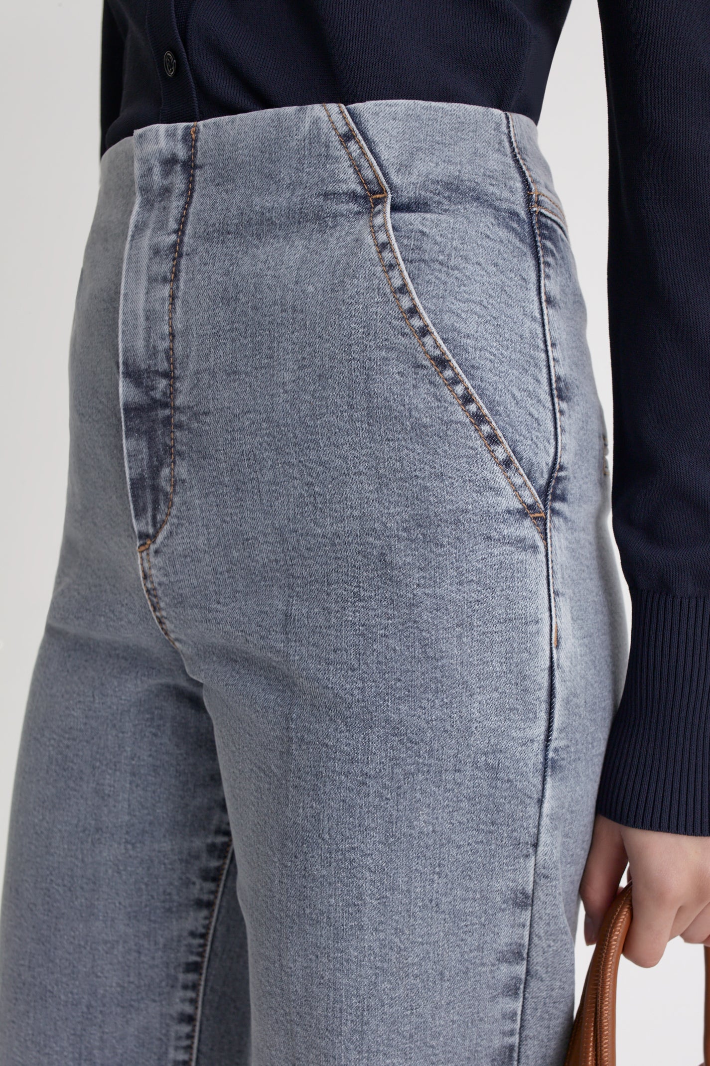 DENIM CROPPED JEAN - Image 9