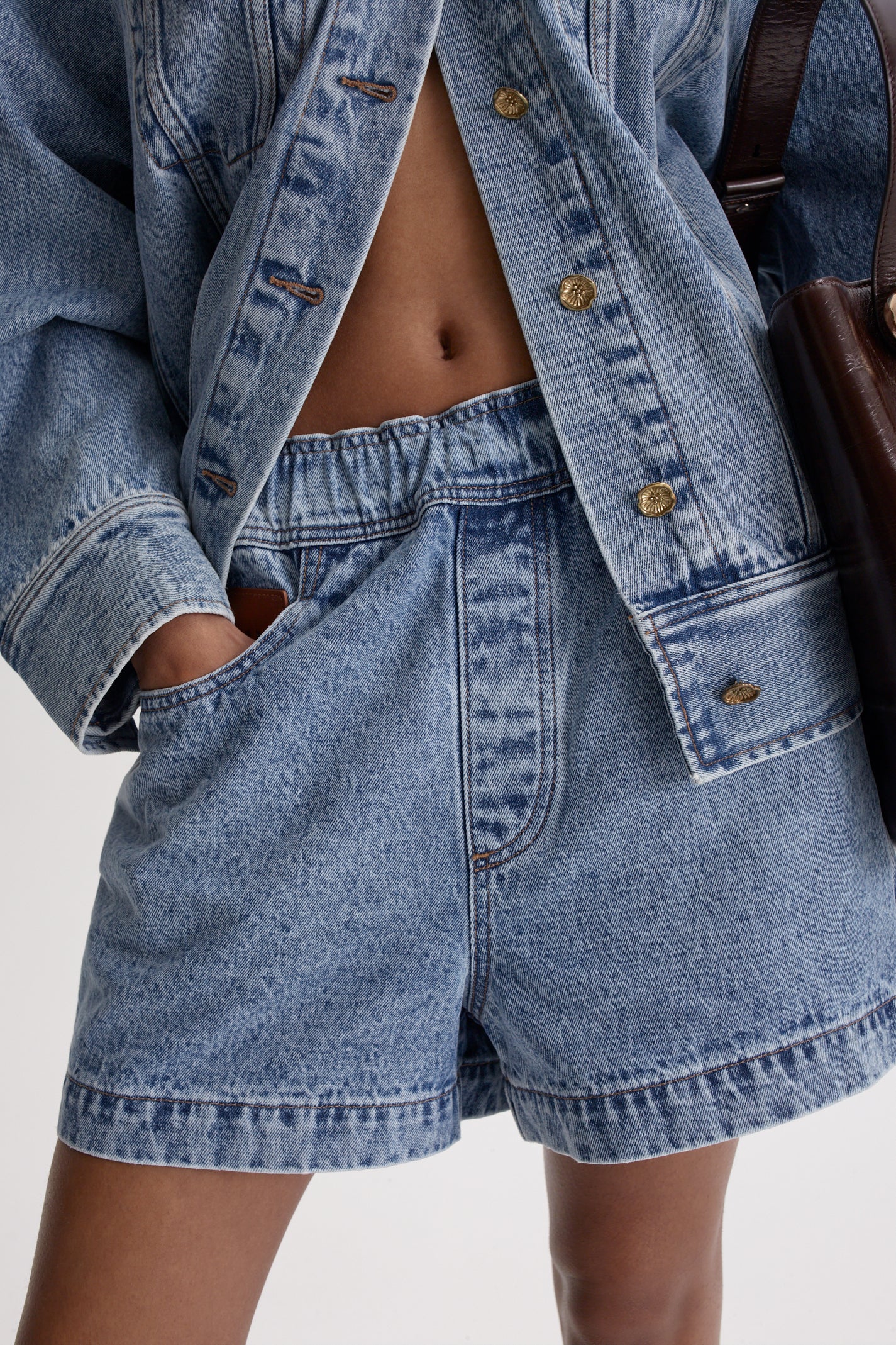 DENIM SOFT WAIST SHORT - Image 6