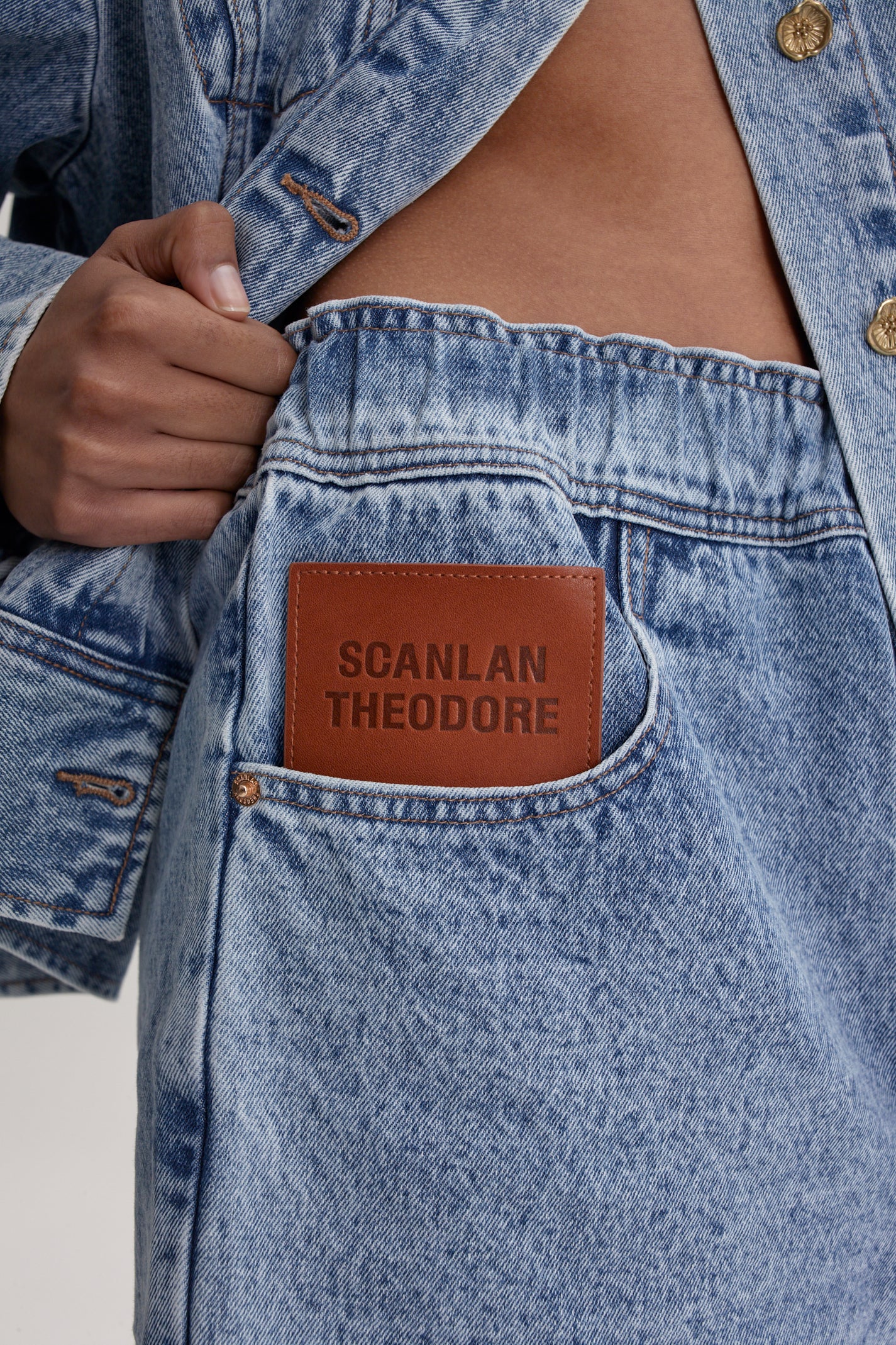 DENIM SOFT WAIST SHORT - Image 7