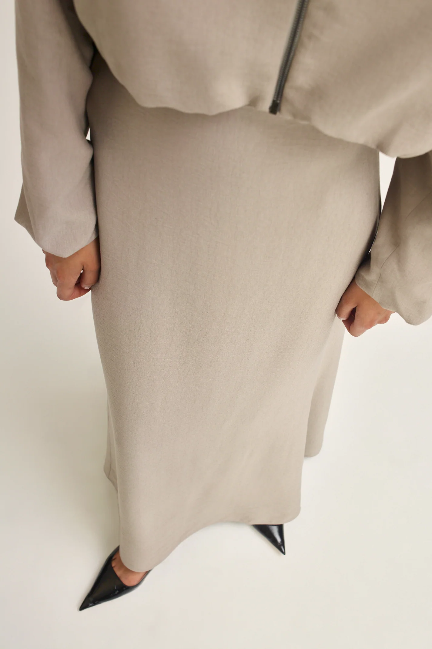 DRAPED LONG SKIRT - Image 4