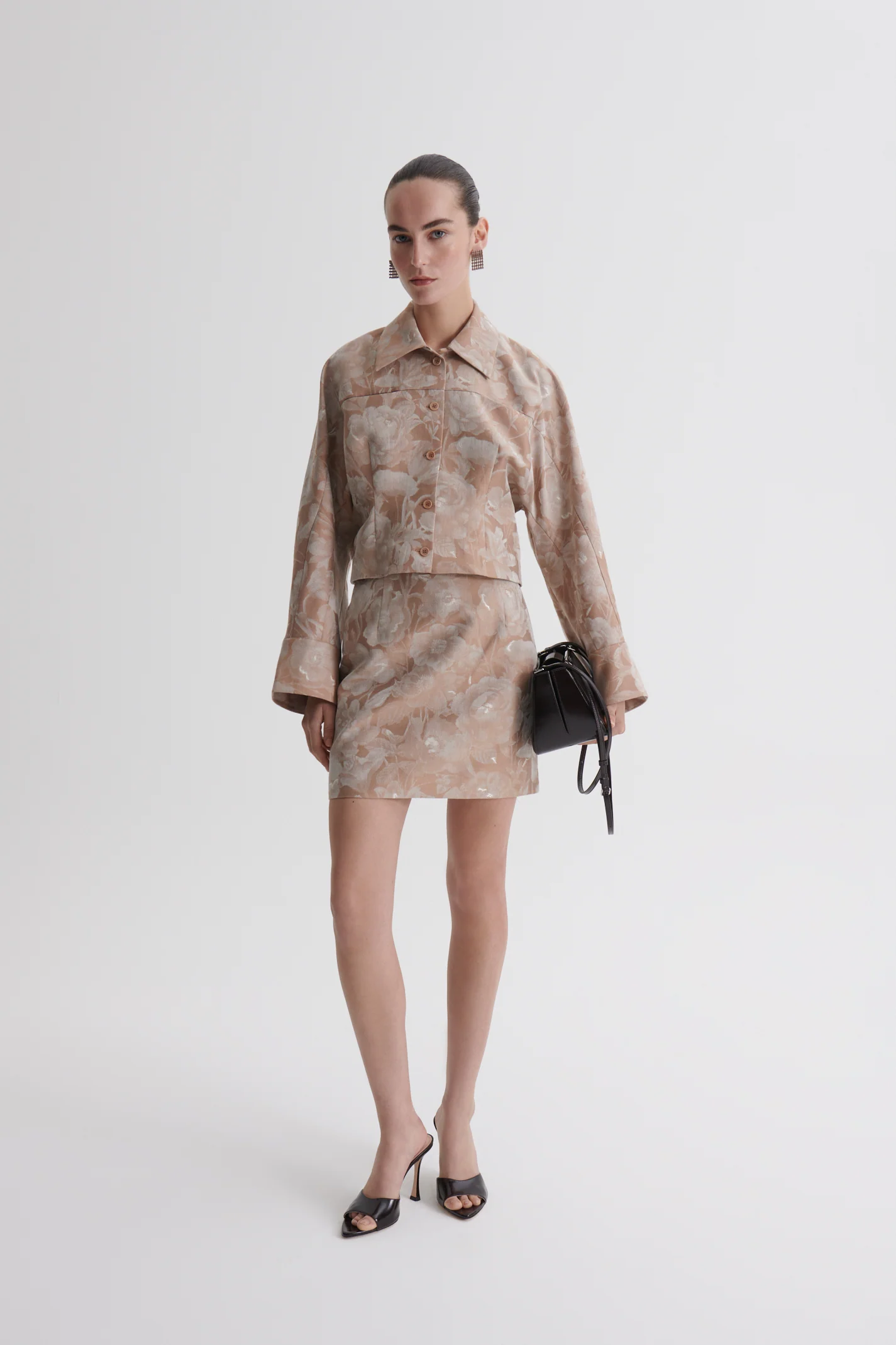 FRENCH DAMASK FLORAL JACKET - Image 4