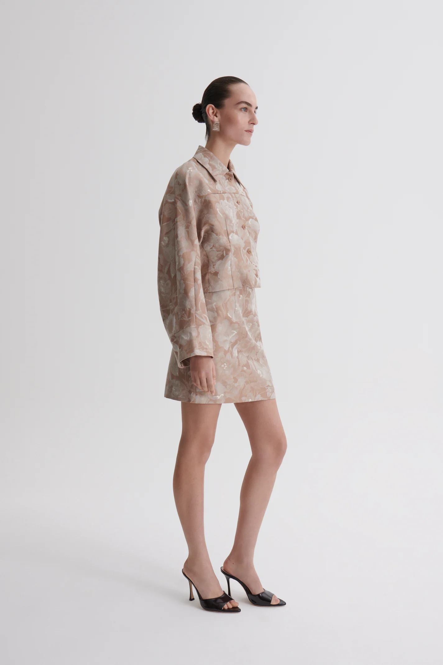 FRENCH DAMASK FLORAL JACKET - Image 5