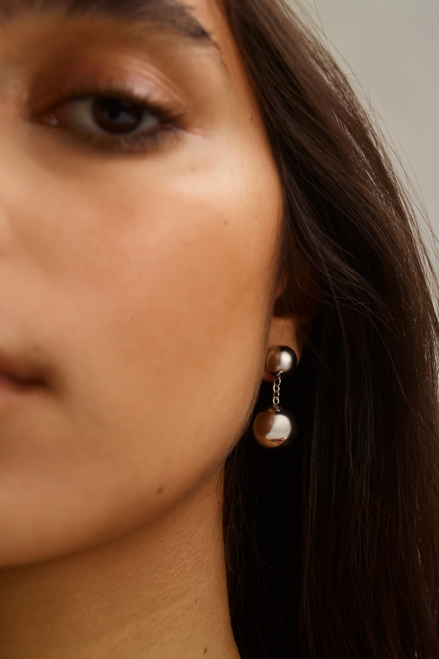 ITALIAN SPHERE DROP EARRINGS - Image 4