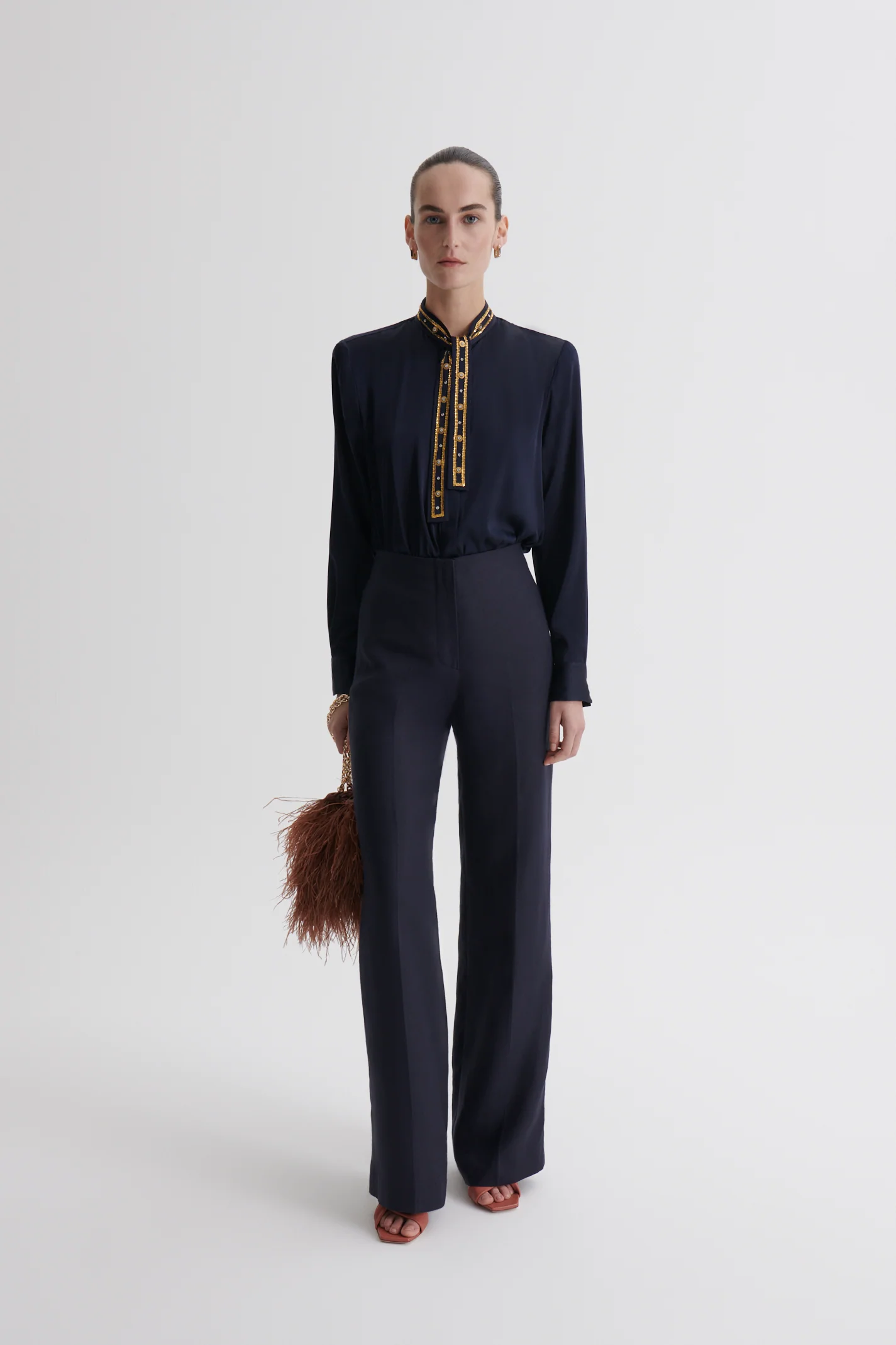 LINEN MID RISE TROUSER - Image 3