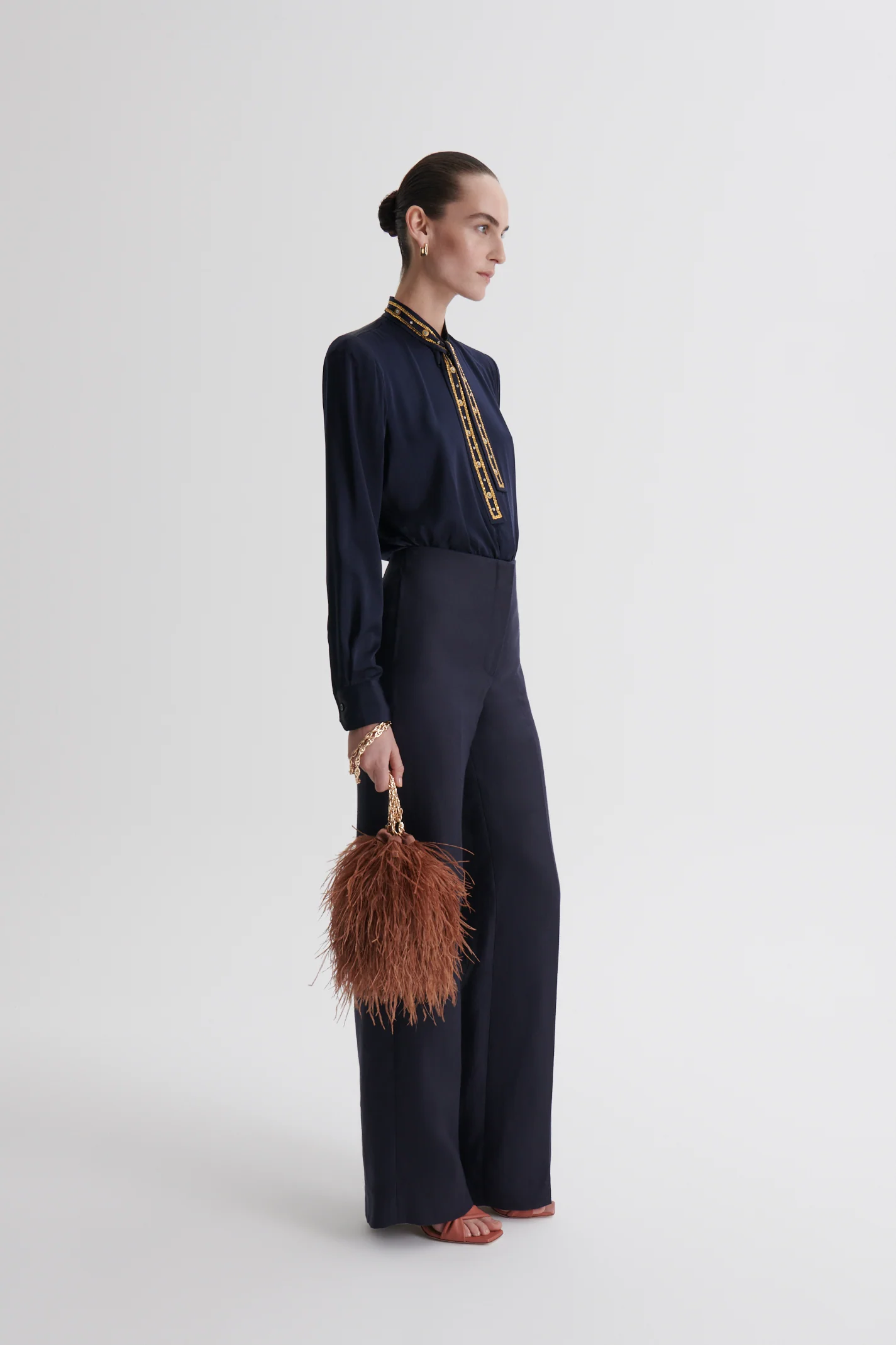 LINEN MID RISE TROUSER - Image 4