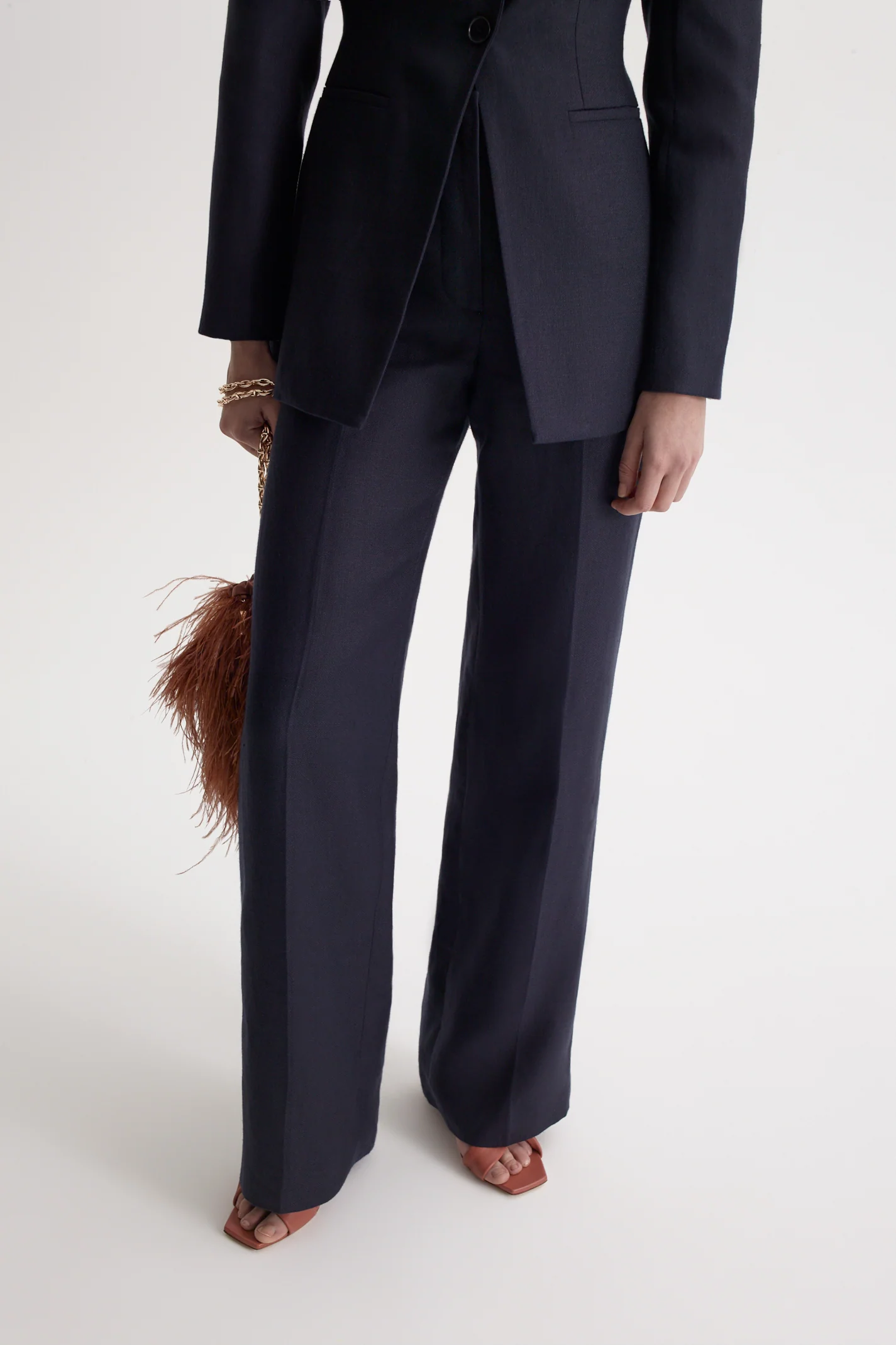 LINEN MID RISE TROUSER - Image 6