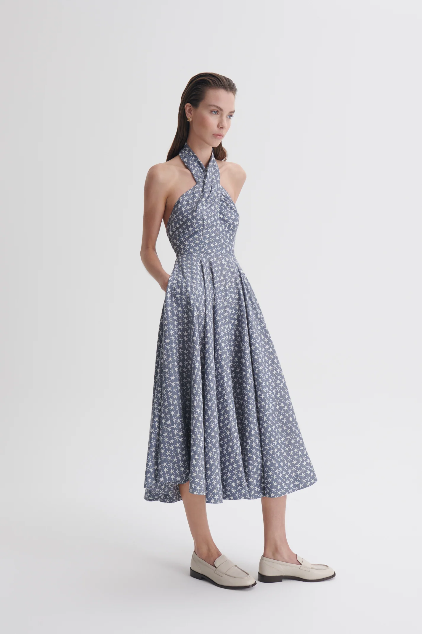 LINEN PRINTED HALTER DRESS - Image 5
