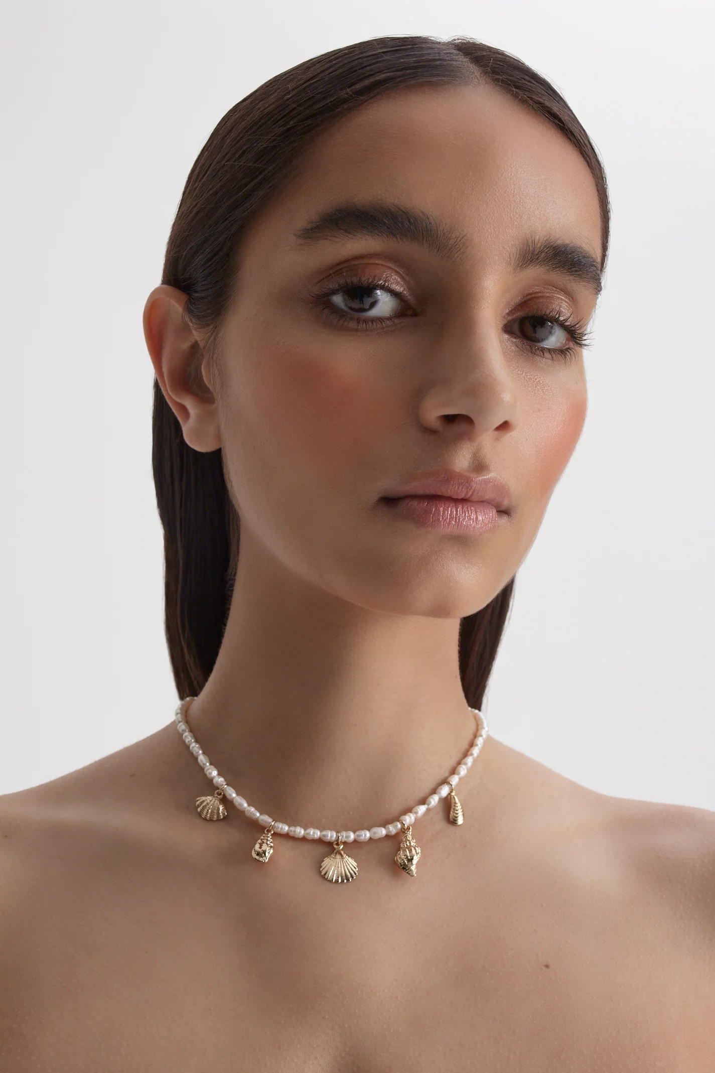 PEARL CHARMS CHOKER - Image 3