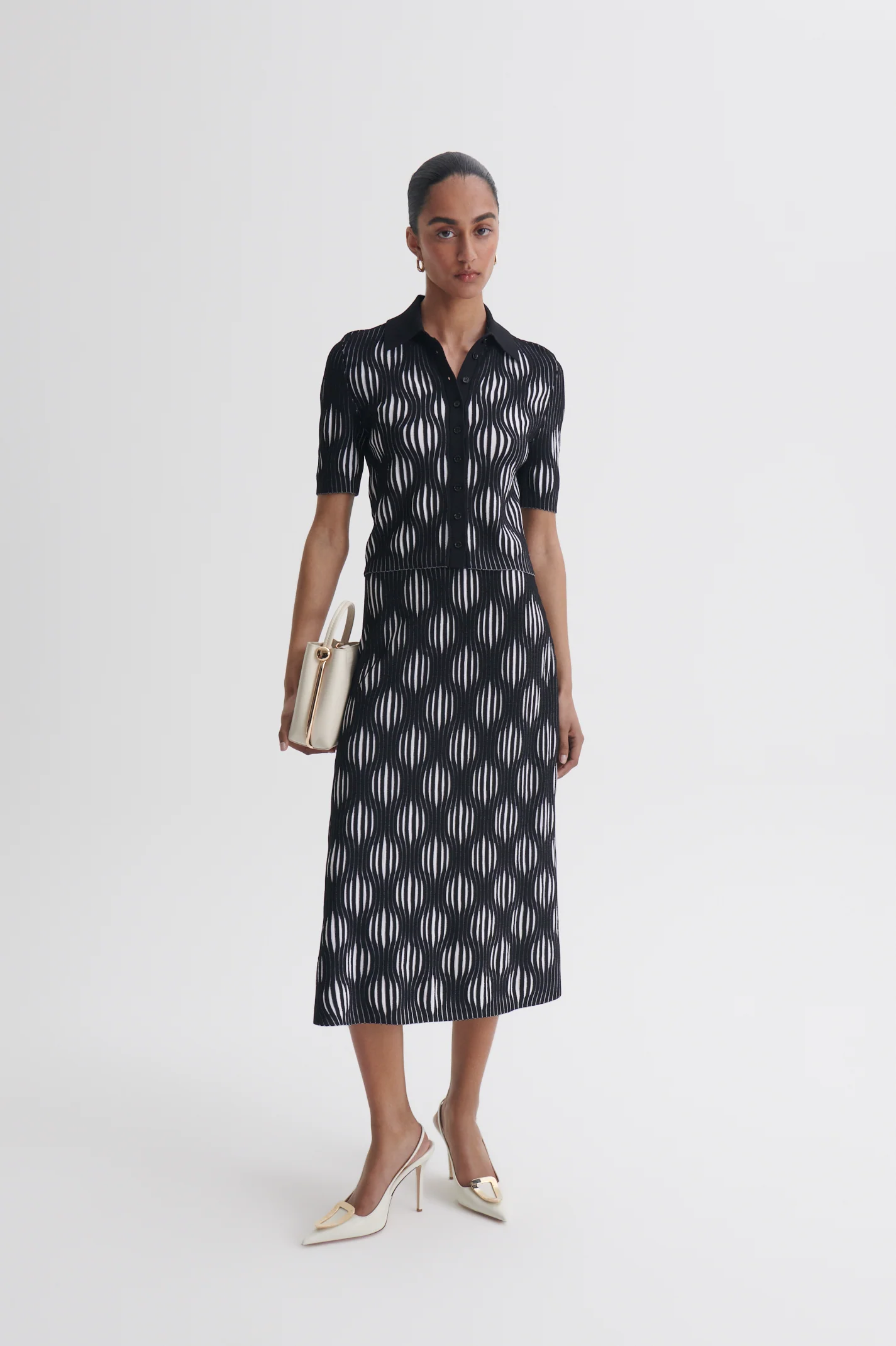 PLEAT WAVE STITCH SKIRT - Image 3