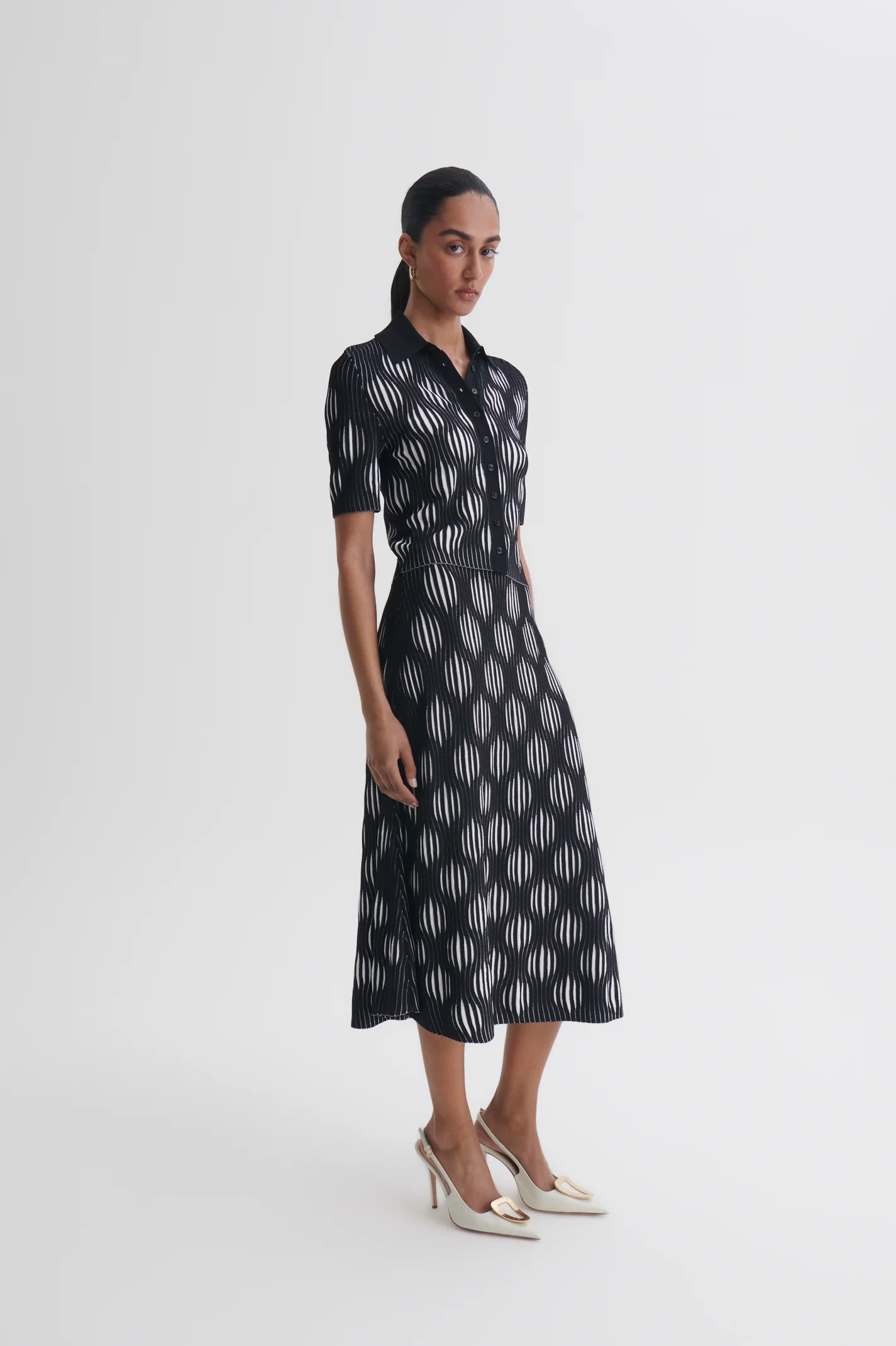 PLEAT WAVE STITCH SKIRT - Image 4