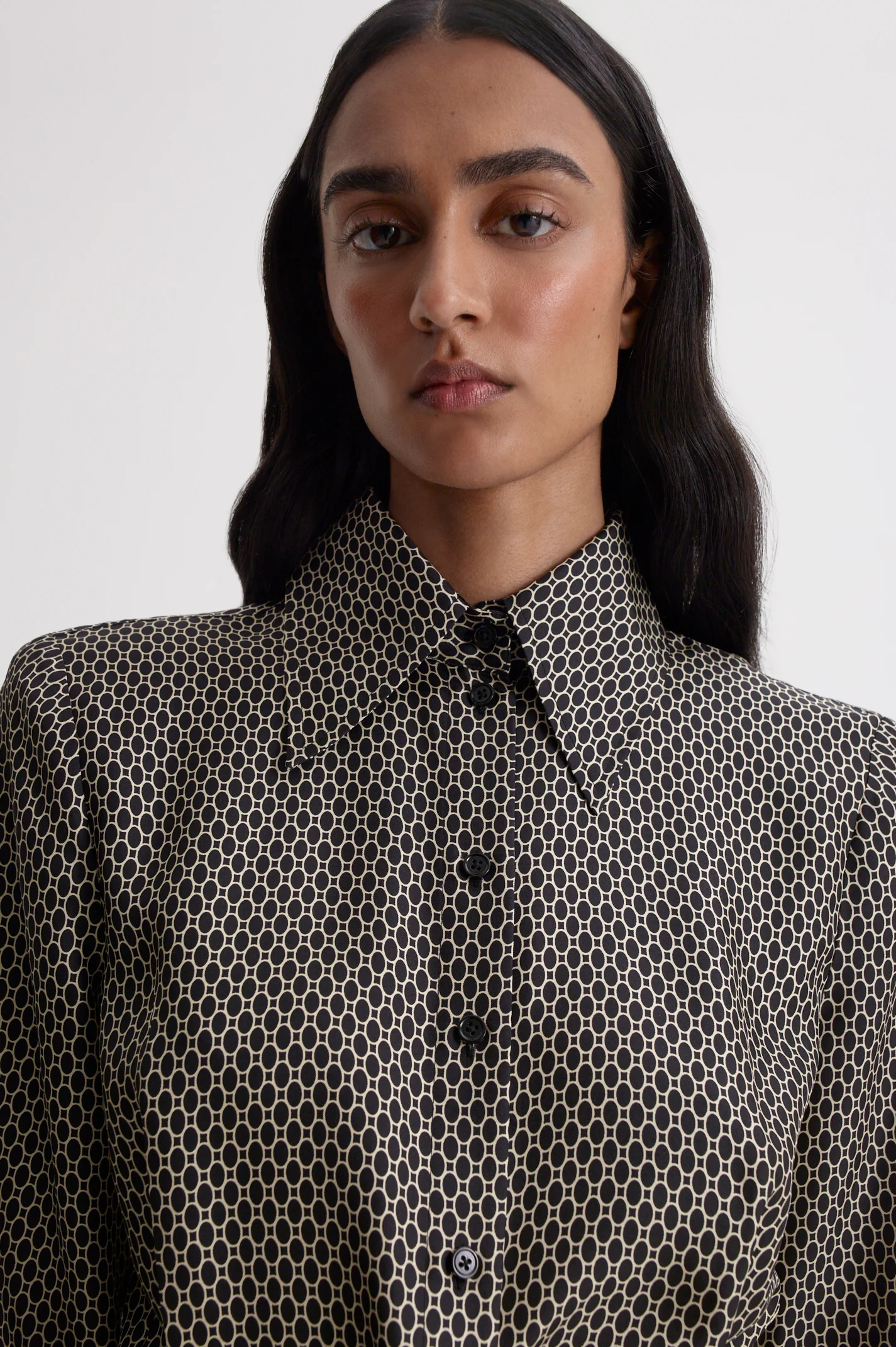 SILK CHAIN PRINT WRAP DRESS - Image 7
