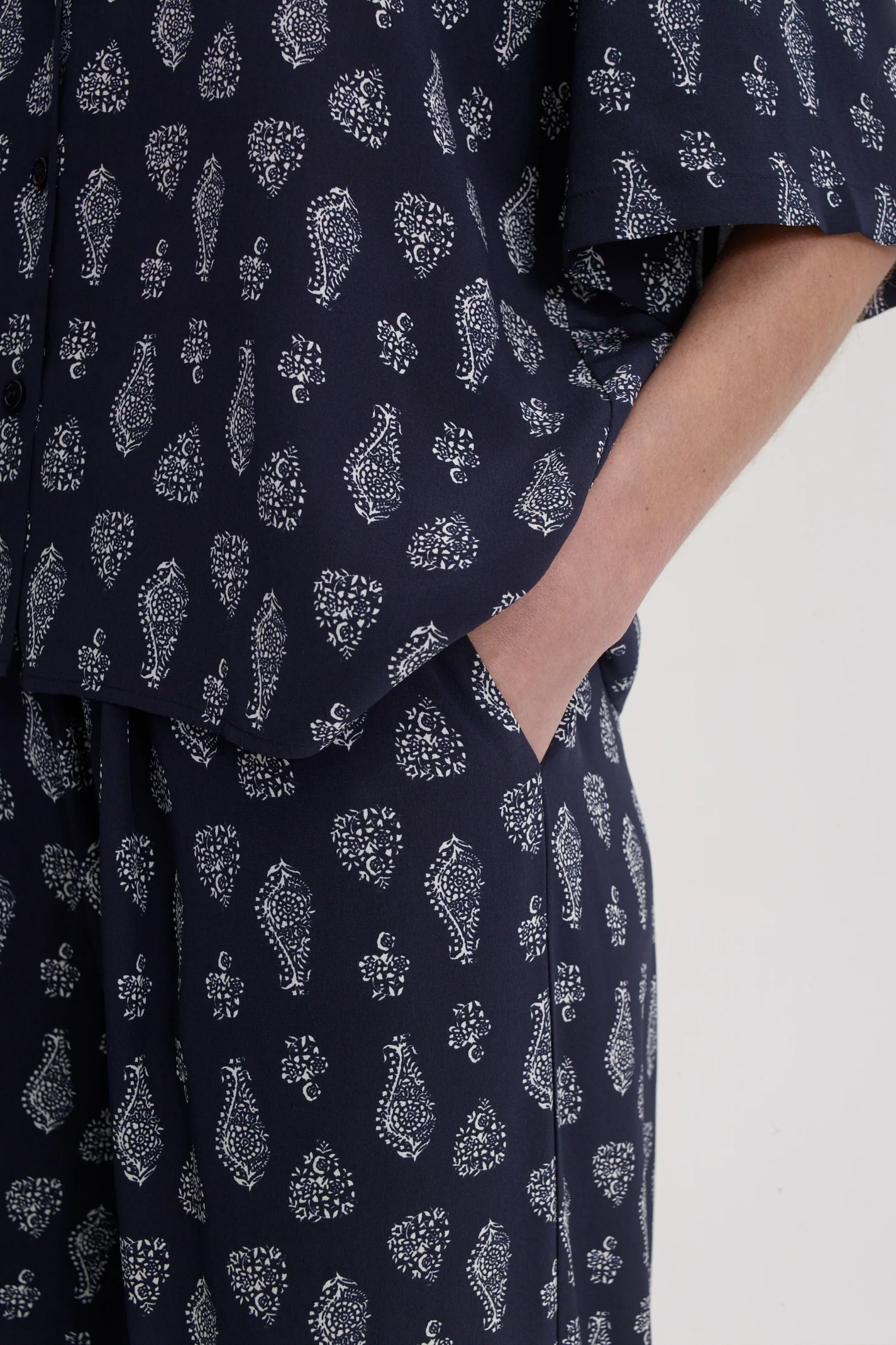 SILK PAISLEY TROUSER - Image 6