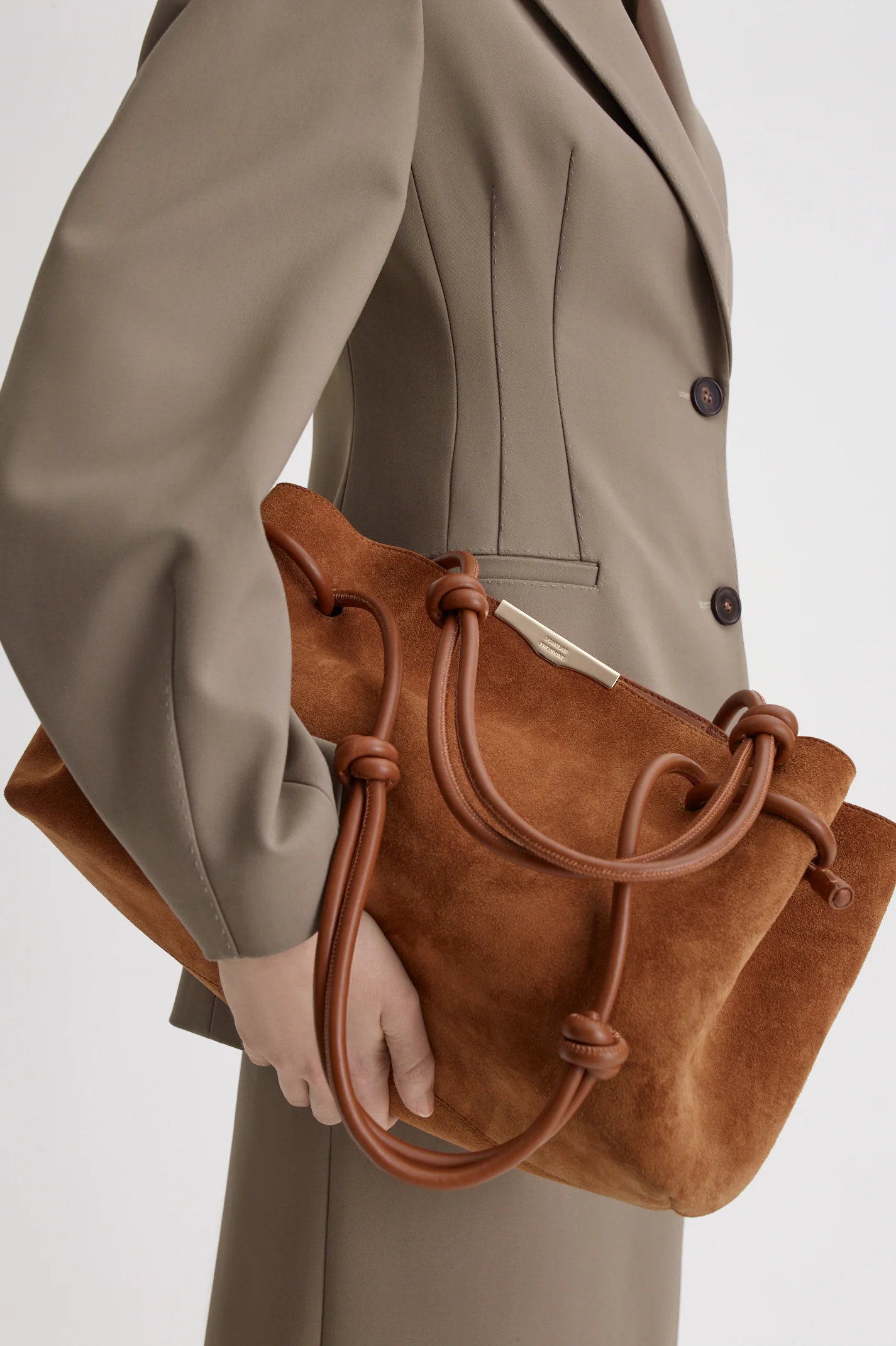 THE ATHOS SHOPPER - Image 9