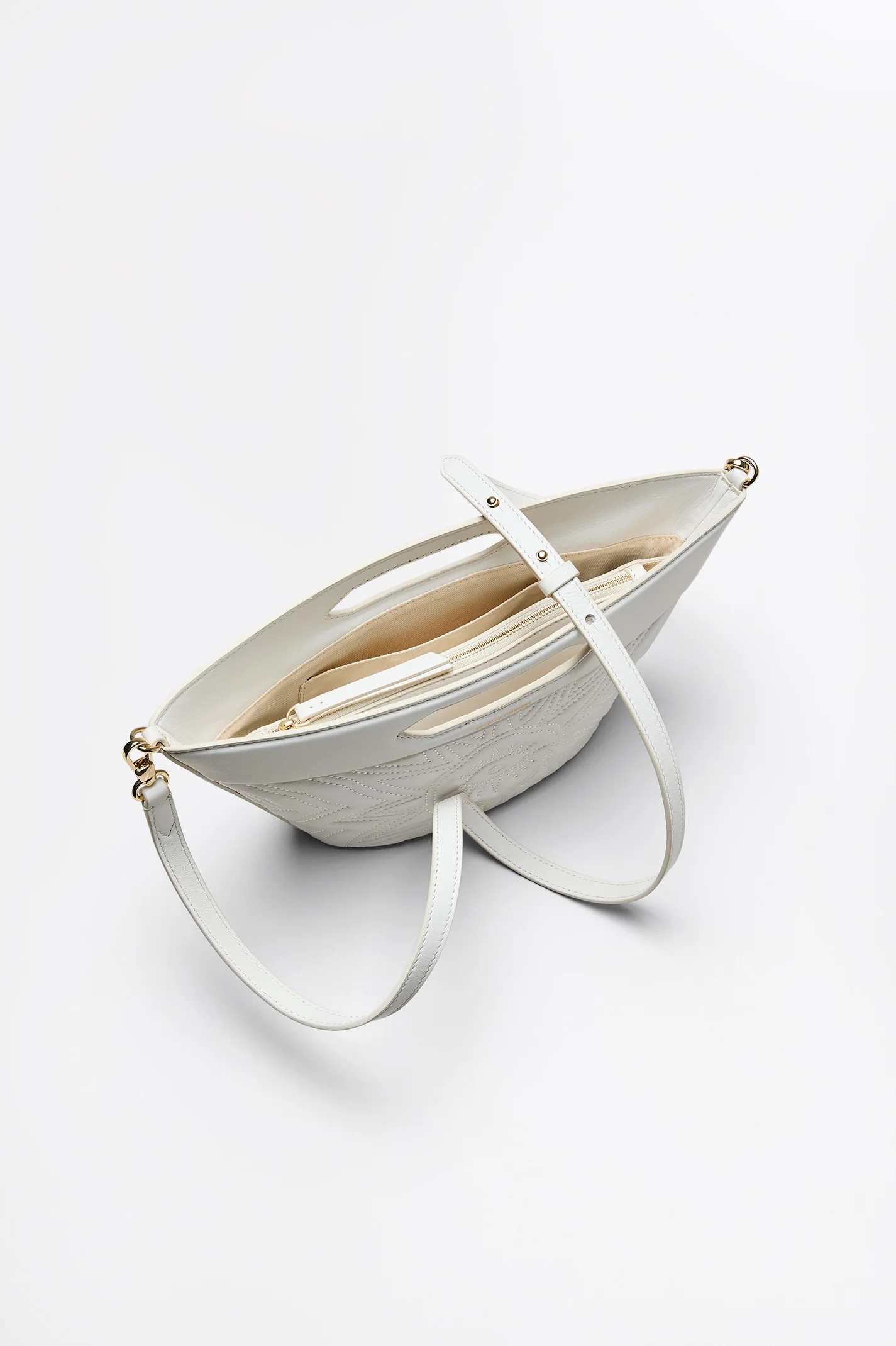 THE QUILTED BUCKET - Image 8